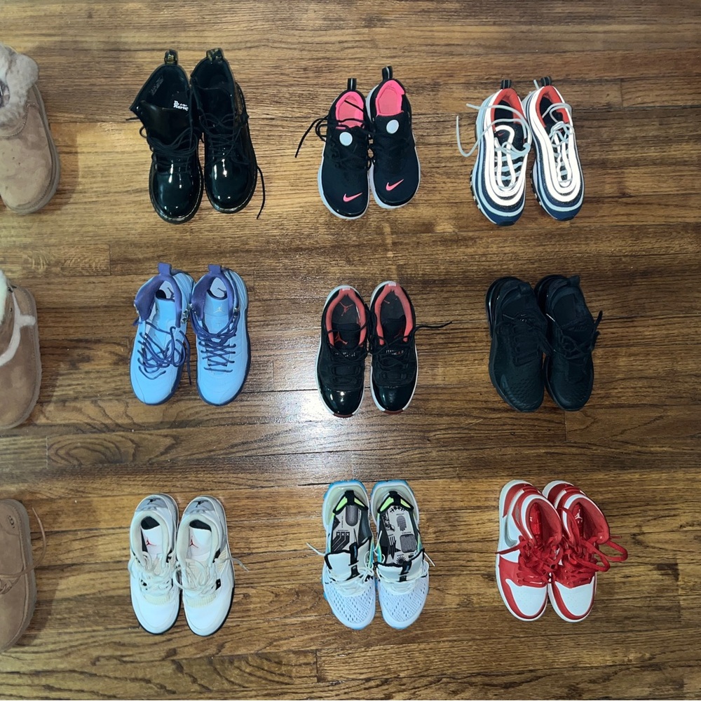 Size 4 grade school/ big kids shoes